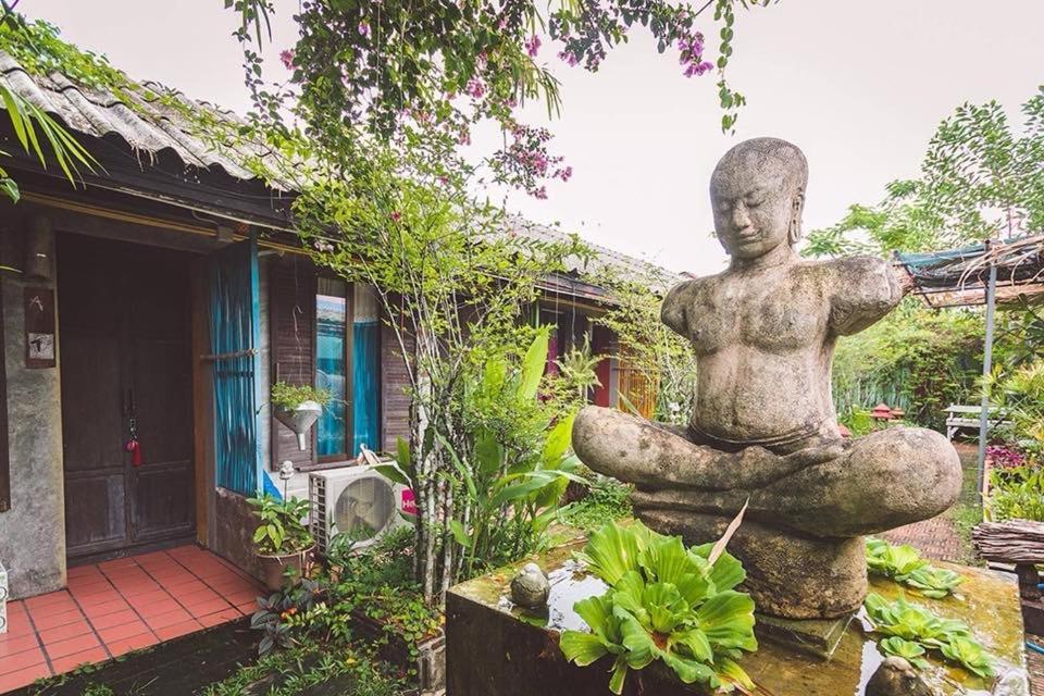 Artist'S Place Trat Exterior foto